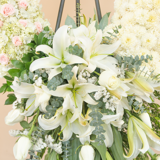 CORONA NUBE FLORES BLANCAS