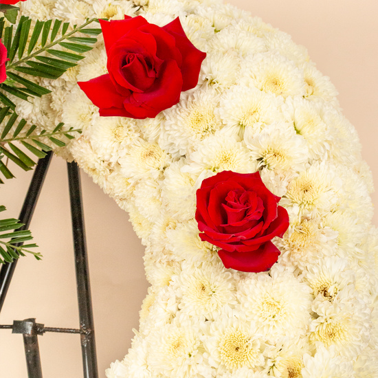 Corona Grande Fúnebre con rosas rojas