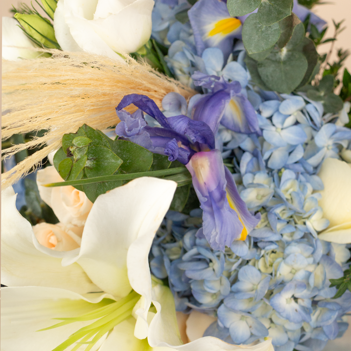 Bouquet Novia Rosas y Hortencias Azul