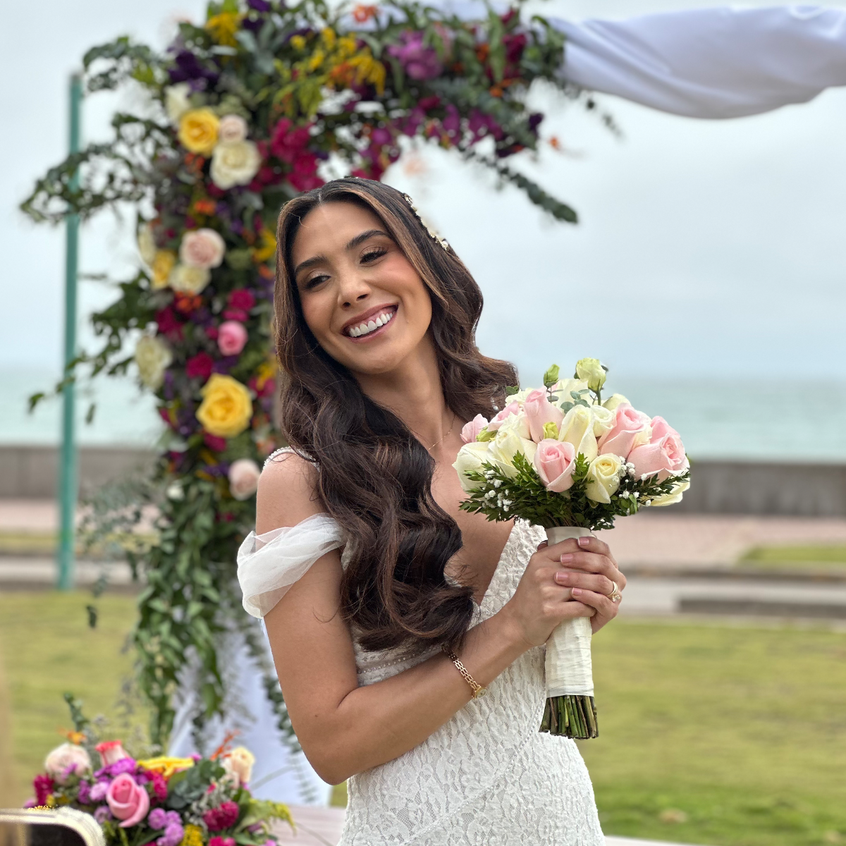Bouquet Novia Rosas Blancas y Rosadas
