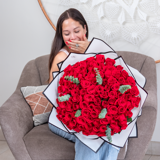 RAMO BUCHON 100 ROSAS SAN VALENTIN