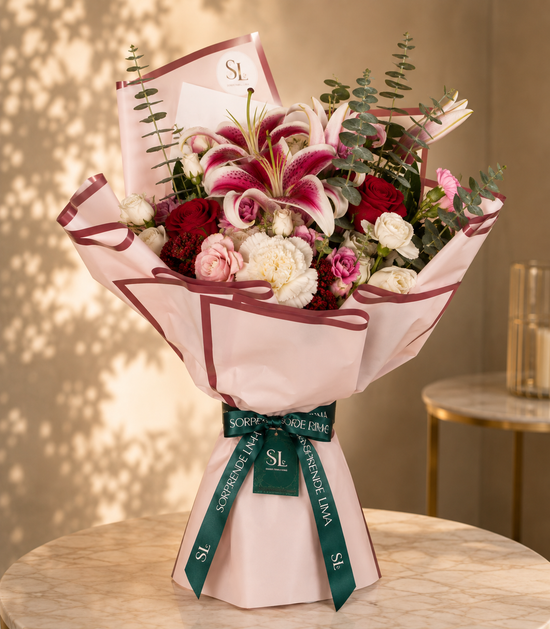 Ramo Elegancia de Lilium y Rosas