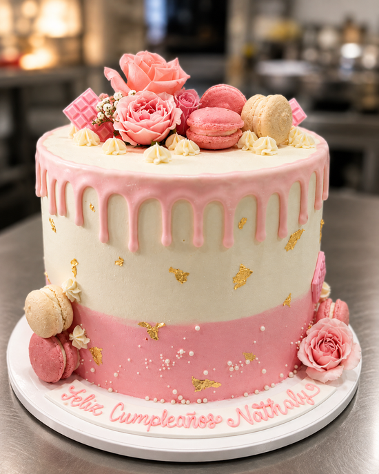 Torta Rosa con Macarons y Rosas
