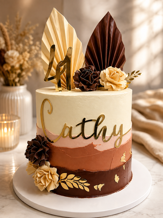 Torta Elegante Marrón y Dorada