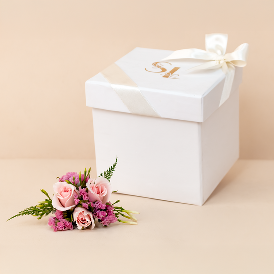 CORSAGE MINI ROSAS ROSADAS PARA MANO