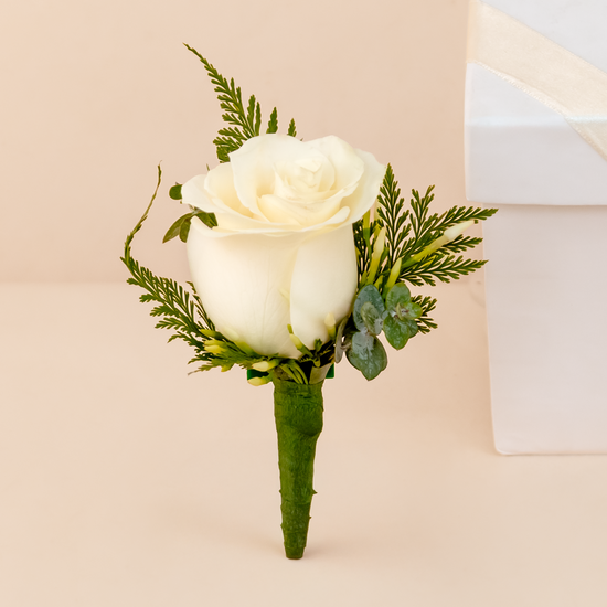 BOUTONNIERE ROSA PARA PECHO