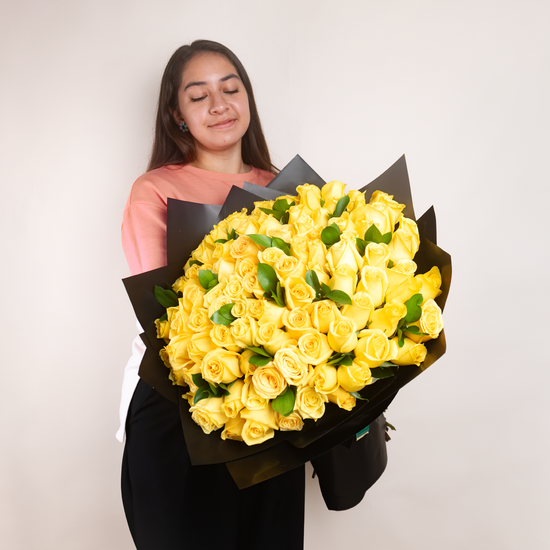 RAMO BUCHÓN 100 ROSAS AMARILLAS
