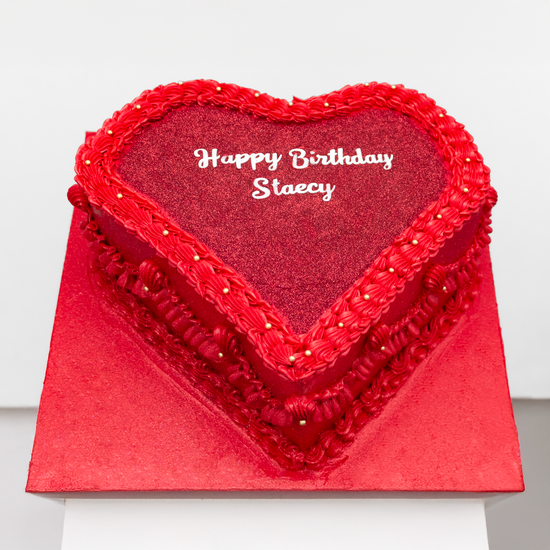 TORTA CORAZÓN ROJO GLOW