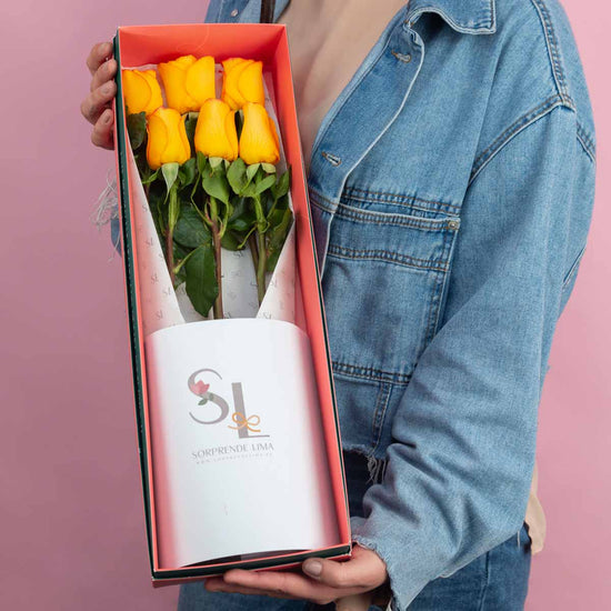 CAJA 6 ROSAS AMARILLAS AÑO NUEVO 2026